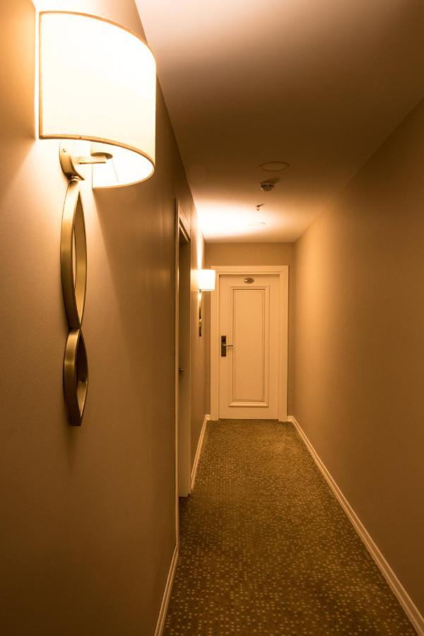 White House Hotel
